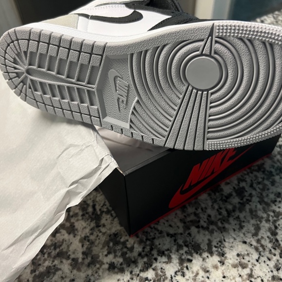 AJ1 Bleached Coral - Picture 4 of 7